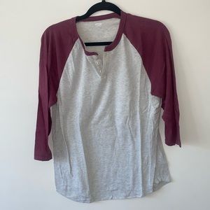 Old navy men grey and red Henley shirt 3/4 sleeve size medium